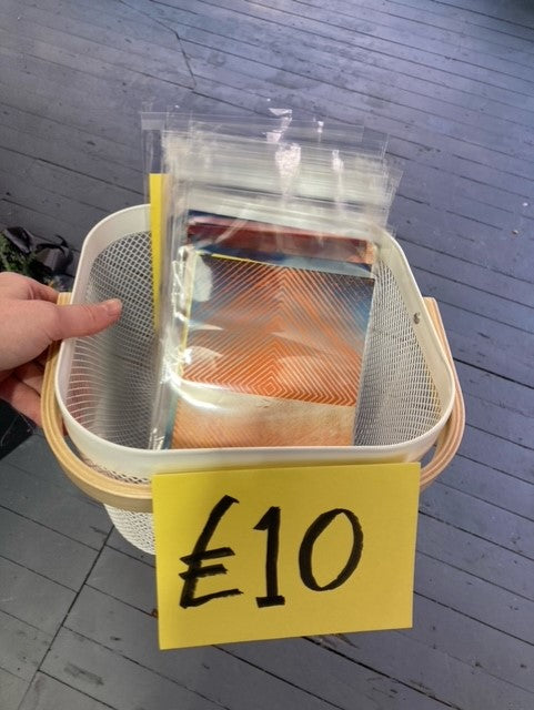 £10 rummage box